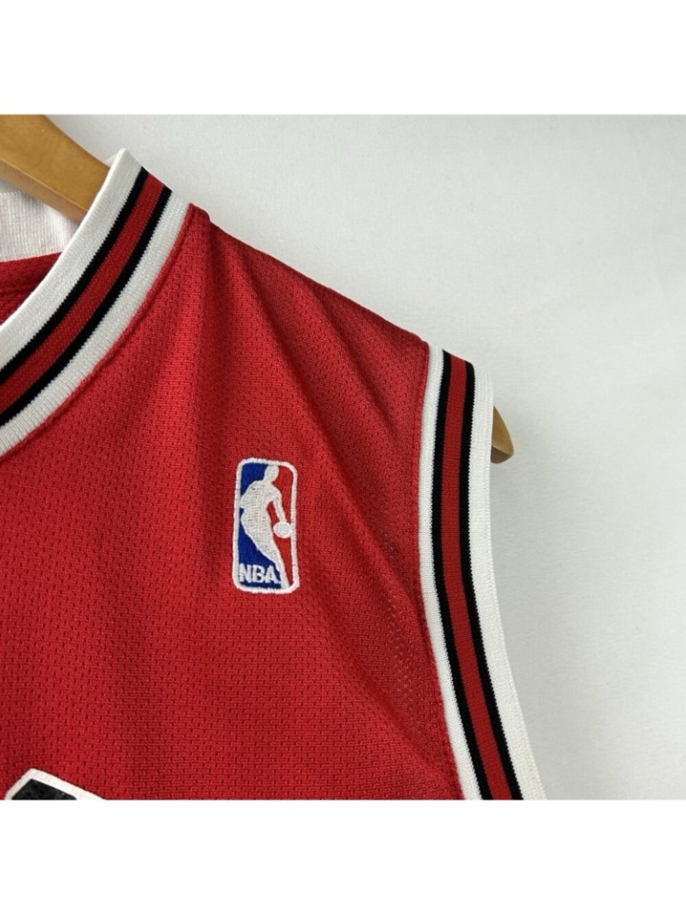 Adidas Joakim Noah Chicago Bulls #13 Youth Red Jersey Size XL (18-20) - Picture 12 of 15